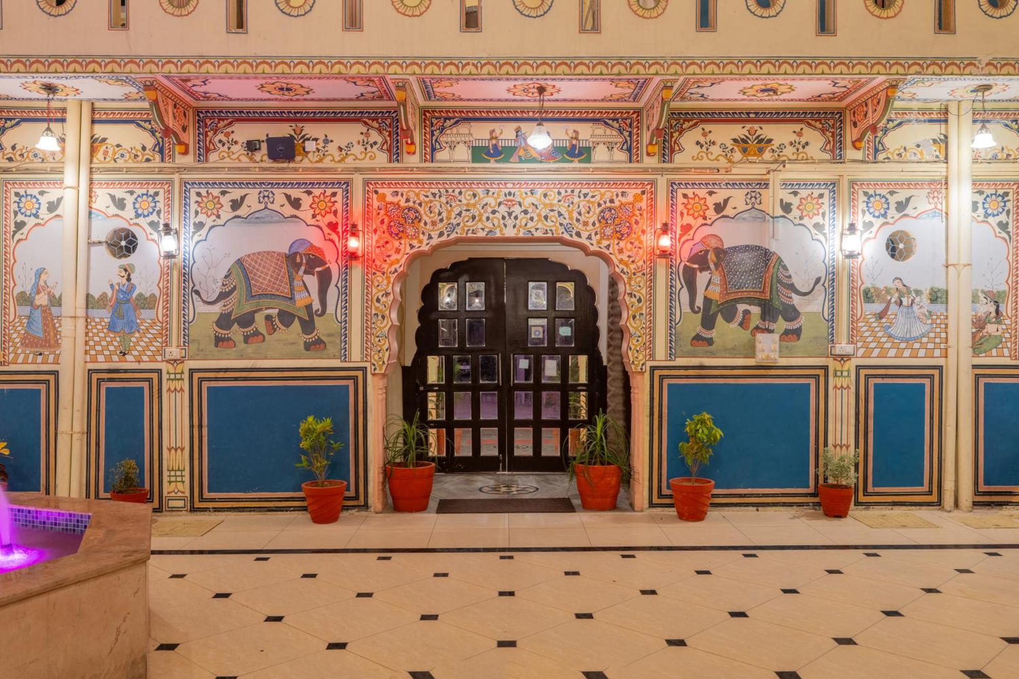 Hotel Shahi Palace Mandāwa Dış mekan fotoğraf
