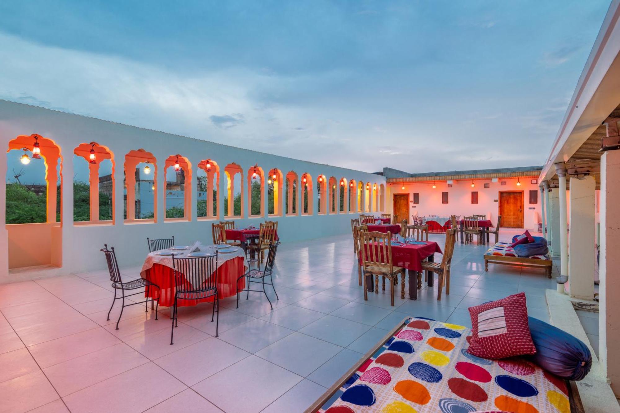 Hotel Shahi Palace Mandāwa Dış mekan fotoğraf